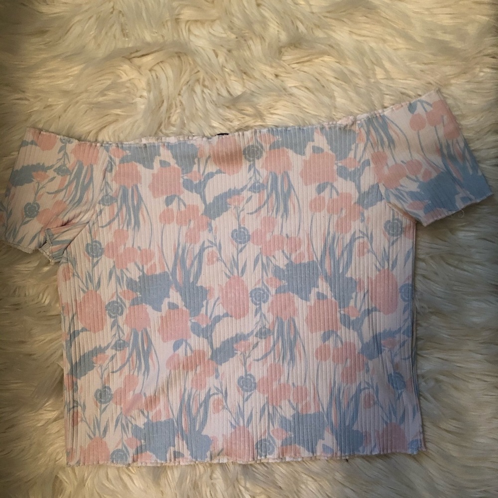 Summery off the shoulder crop top
